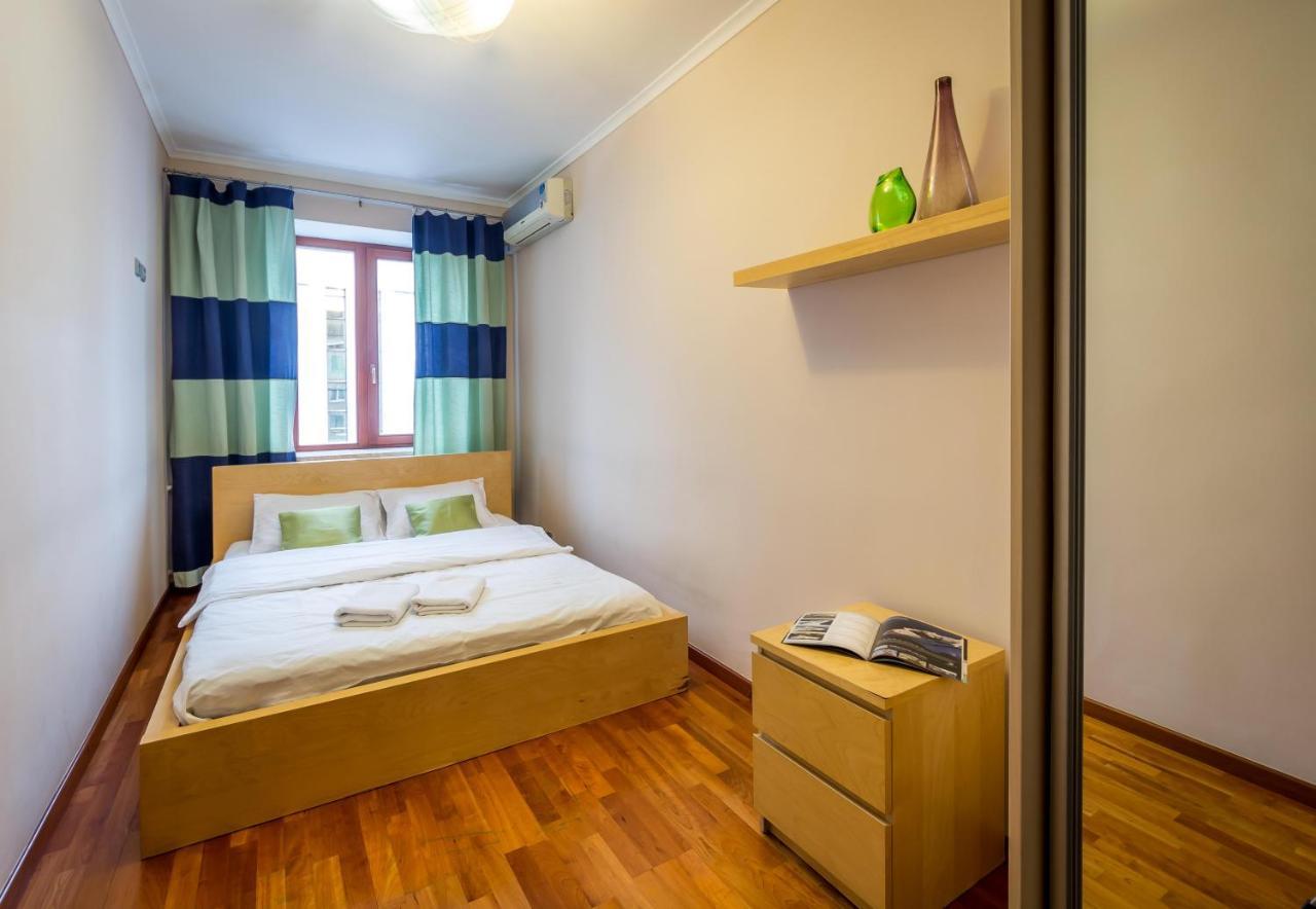 Apartment On Triokhsviatytelska Kyiv Exterior photo
